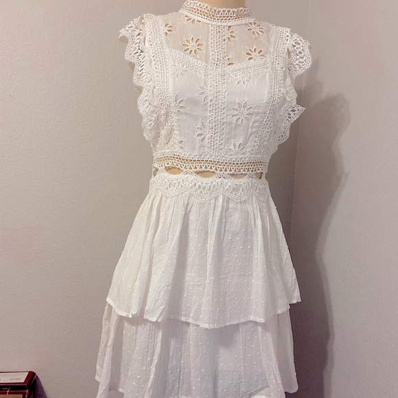 Dresses & Skirts - Beautiful White Dress